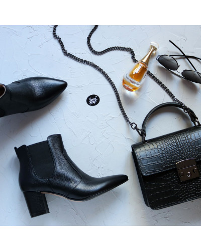 Напівчоботи із чорної шкіри флотар на підборах Арт. 657-9/41Ок