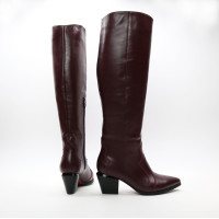 Класичні чоботи зі шкіри на підборах Арт. 657-12/57