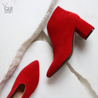 Ботильоны с глубоким вырезом из красной замши на обтяжном каблуке Арт. 657-6/47Ок