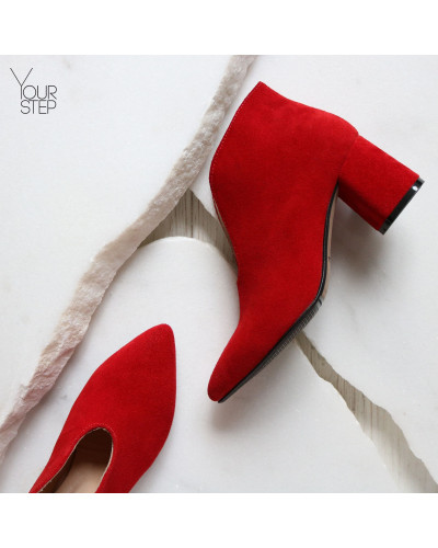 Ботильоны с глубоким вырезом из красной замши на обтяжном каблуке Арт. 657-6/47Ок