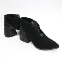 Ботильоны из черной замши с обтяжным каблуком Арт. 657-10/w324Ок