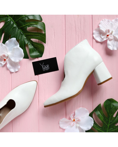 Ботильоны с глубоким вырезом из белой кожи на обтяжном каблуке Арт. 657-6/47Ок