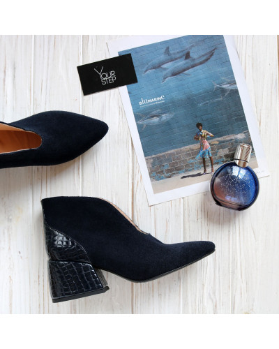 Ботильоны с глубоким вырезом из темно-синей замши со вставкой Арт. 657-7/w324Ок