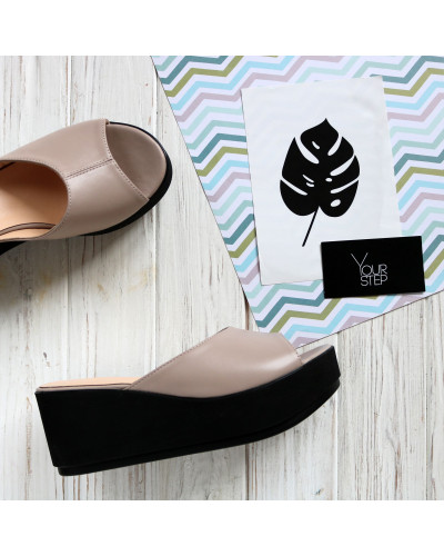 Шльопанці на високій підошві з бежевої шкіри Арт. 352-3