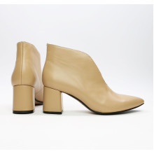 Ботильоны с глубоким вырезом из карамельной кожи на обтяжном каблуке Арт. 657-6/47Ок