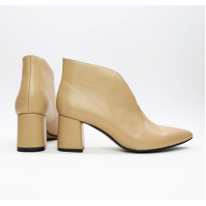 Ботильоны с глубоким вырезом из карамельной кожи на обтяжном каблуке Арт. 657-6/47Ок