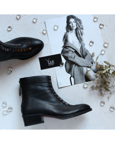 Ботинки из черной кожи с фурнитурой Арт. 306-6