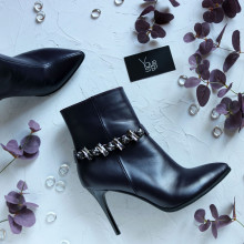 Ботинки из кожи цвета баклажан на шпильке с фурнитурой Арт. 35-10/35-3647