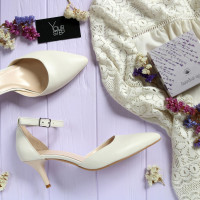 Босоніжки з бежевої шкіри з гострим носом Арт. 657-4/36