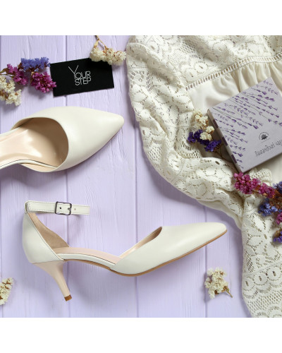 Босоніжки з бежевої шкіри з гострим носом Арт. 657-4/36