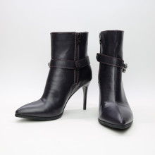 Ботинки из кожи цвета баклажан на шпильке с фурнитурой Арт. 35-10/35-3647