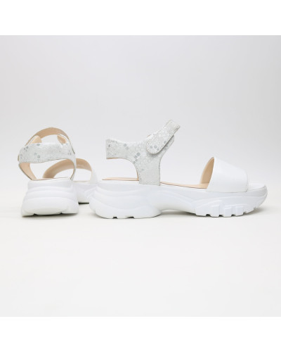 Сандалі білого кольору на липучках Арт. 10-24/193