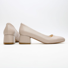 Туфли из бежевой кожи на низком каблуке Арт. 456-1/53Ок