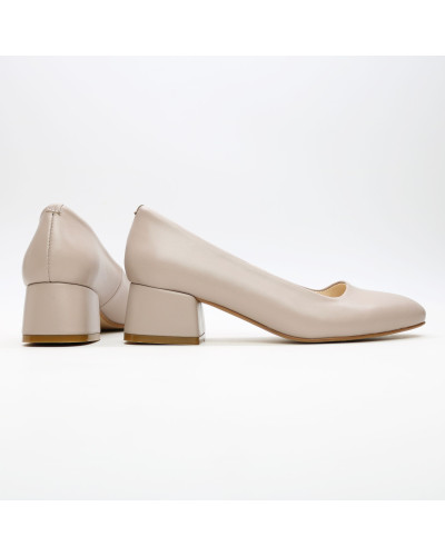 Туфли из бежевой кожи на низком каблуке Арт. 456-1/53Ок