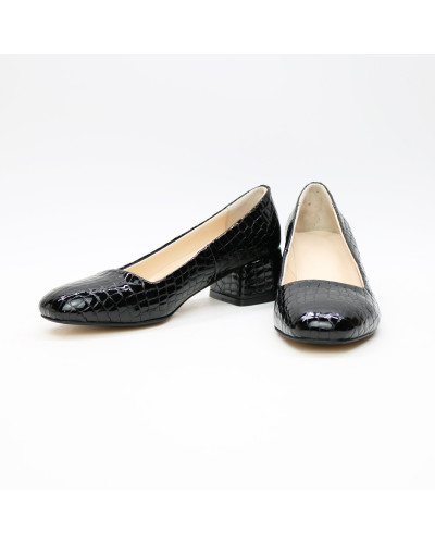 Туфли из лаковой кожи черного цвета под рептилию на низком каблуке Арт. 456-1/53Ок