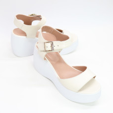 Босоніжки з бежевої шкіри на танкетці Арт. 352-2/21900