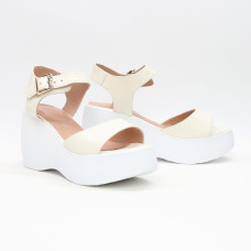 Босоніжки з бежевої шкіри на танкетці Арт. 352-2/21900