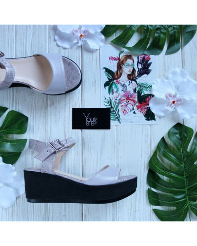 Босоніжки на танкетці Арт. 352-2