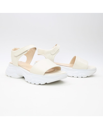 Сандалі з бежевої шкіри на липучках Арт. 10-24/193