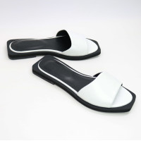 Білі лакові шльопанці Арт. 10-26/0504