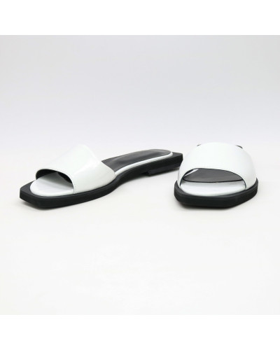 Білі лакові шльопанці Арт. 10-26/0504