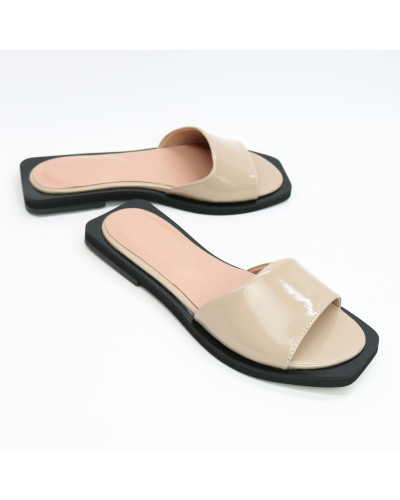 Бежеві лакові шльопанці Арт. 10-26/0504