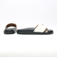 Шльопанці з бежевої шкіри зі вставкою Арт. 008-1/21067