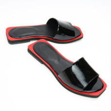 Чорні лакові шльопанці Арт. 10-9/0504