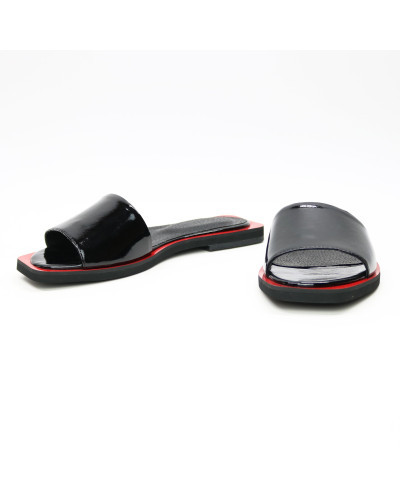 Чорні лакові шльопанці Арт. 10-9/0504