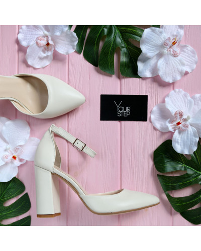 Бежеві шкіряні босоніжки Арт. 35-7/44Ок