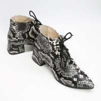 Ботильоны из нубука бежево-черного цвета под питон Арт. 457-7/53Ок 