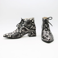 Ботильоны из нубука бежево-черного цвета под питон Арт. 457-7/53Ок 