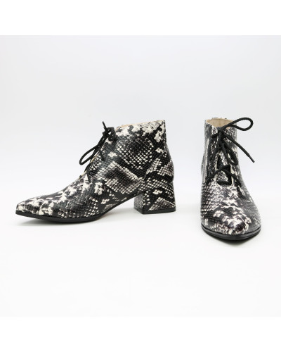 Ботильоны из нубука бежево-черного цвета под питон Арт. 457-7/53Ок 