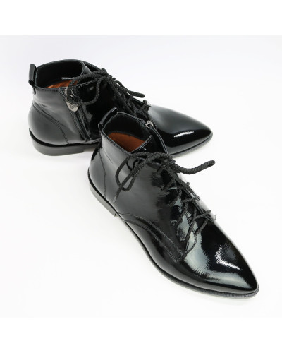 Ботинки из наплака черного цвета с острым носиком Арт. 104-1