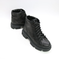 Ботинки со шнуровкой из нубука черного цвета под питон  Арт. 51-3/260