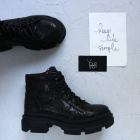 Ботинки со шнуровкой из нубука черного цвета под питон  Арт. 51-3/260