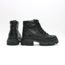 Ботинки со шнуровкой из нубука черного цвета под питон  Арт. 51-3/260