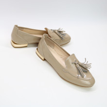 Бежевые лаковые лоферы в темном оттенке с кистями Арт. 156-1/33