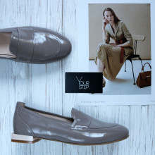 Бежевые лаковые лоферы в темном оттенке Арт. 156-1П/33