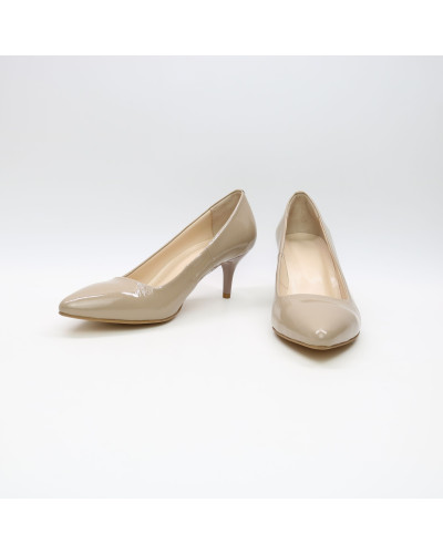 Бежеві туфлі-човники з лаку Арт. 657-1/36