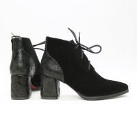 Ботильоны из черной замши с обтяжным каблуком  Арт. 657-10/47Ок