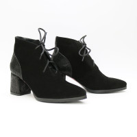 Ботильоны из черной замши с обтяжным каблуком  Арт. 657-10/47Ок