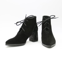 Ботильоны из черной замши с обтяжным каблуком  Арт. 657-10/47Ок