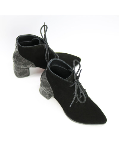 Ботильоны из черной замши с обтяжным каблуком  Арт. 657-10/47Ок