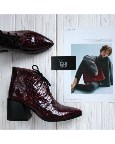Ботильоны из лаковой кожи под рептилию в цвете бордо Арт. 657-10/6062