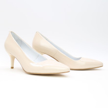 Бежеві лакові туфлі-човники Арт. 657-1/36