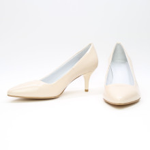 Бежеві лакові туфлі-човники Арт. 657-1/36