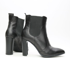 Ботинки из черной кожи на каблуке Арт. 35-14/32