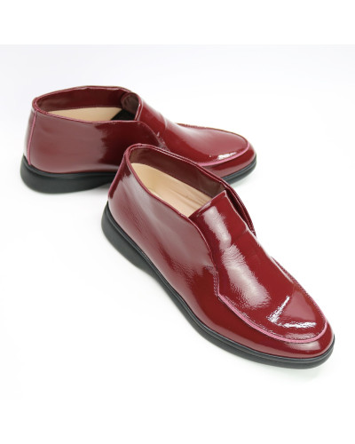 Лакові високі лофери в бордовому кольорі на чорній підошві Арт. 156-4