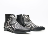 Ботинки из черной кожи и нубука бежево-черного цвета под питон с острым носиком Арт. 104-2